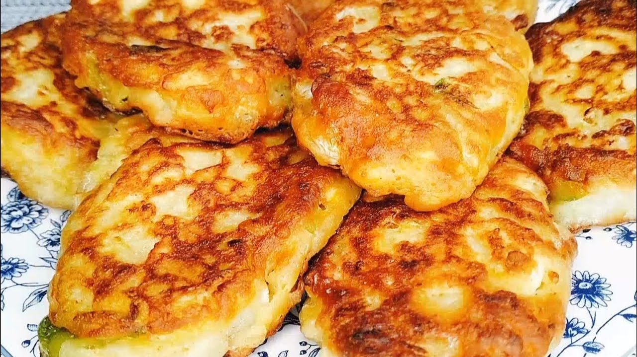 Ленивые пирожки с капустой на сковороде