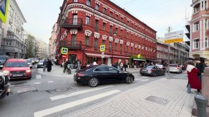 Москва Патрики вечерняя прогулка кафе люди и энергия ночной жизни 🔥