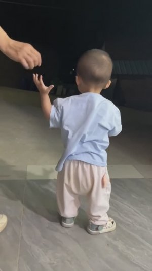 с самого рождения держи себя в руках)