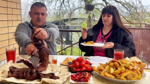 МЯСО с КАРТОШКОЙ на огромной сковороде! Наш лучший семейный ужин на костре