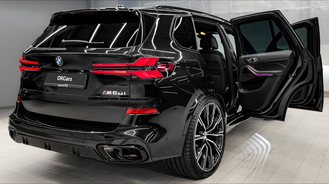 Бронированный BMW X5 M60i 2026 года — звук, интерьер и оснащение.