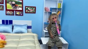 A busy day of monkey BiBi