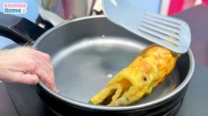 Chef BiBi obedient harvests eggs to make eggs roll for baby monkey Obi
