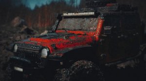 Укороченный Джип Гладиатор на грязной земле 4x4 Crossrc EMO X4 RC