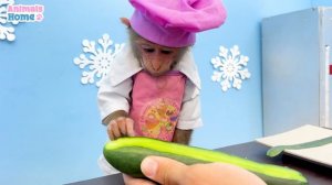 Naughty BiBi harvests wheat to make sushi ball for baby monkey Obi