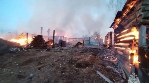 ⚡️Целая улица сгорела в Томской области: сгорело, предварительно 16 домов, — МЧС. 

Мощный пожар про