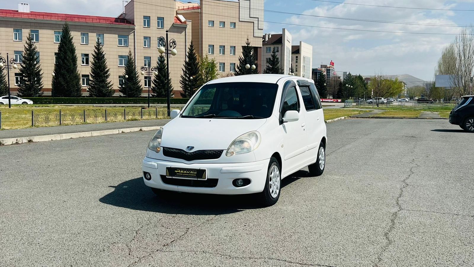 Toyota FunCargo, 2003 год смотреть онлайн