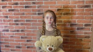 « Строки Победы «  Стихотворение Лоры Тасси « Оборванного мишку утешала ...»