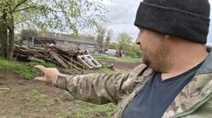 Сдвинулся с мертвой точки, начал делать опалубку для фундамента.