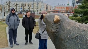 Трём нос медведю