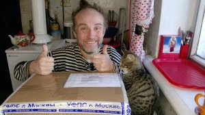 Завтрак с котями. Распаковка посылки от подписчицы. Мукбанг. Обжор. Еда на камеру. Диета. Шизофрения