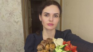 МУКБАНГ 🍖🥗 Какое мясо люблю/ Пробую ройбуш/ Вредные привычки 🚬
