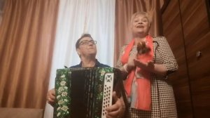 ,,посажу я розу,розу край окна.,, шуточная народная казачья песня в исп.Валентины К Татьяны Г