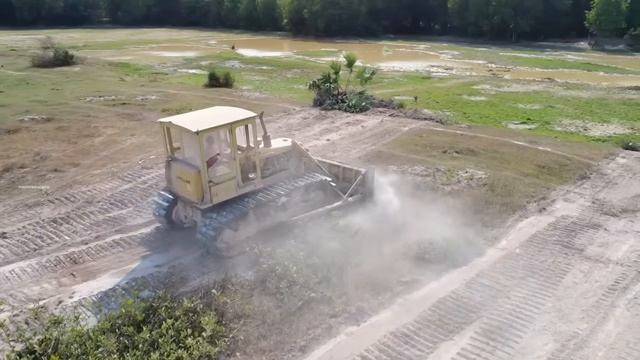 Power CATERPILLAR DOZER Push old Construction and Clearing forest big land смотреть онлайн