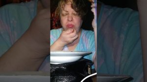 Мукбанг слабонервным не смотреть