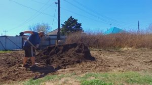 Устал и много сделал в огороде Подвал Ильича Ем с аппетитом
