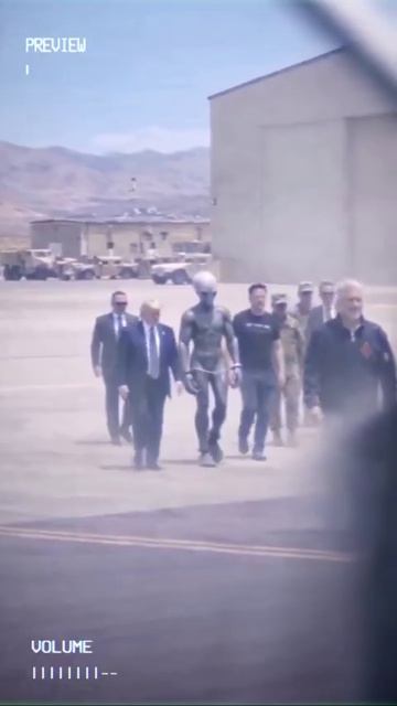 видео Трампа и пришельца