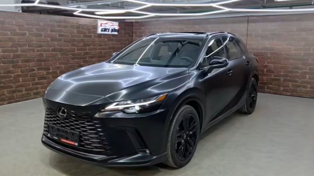 В наличии Lexus RX 300 в черном матовом цвете 🖤