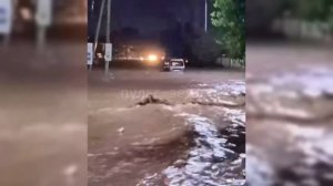 НАВОДНЕНИЯ И СЕЛИ В КУЛЯБЕ, ТАДЖИКИСТАН: ПОГИБЛИ ЛЮДИ, РАЗРУШЕНЫ ДОМА,  ПРИНИМАЕТ СРОЧНЫЕ МЕРЫ