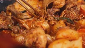 Курица в горшочке с Муджи Мукбанг. Китайцы едят на камеру. 🤤 залипательно
