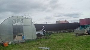 Работа в теплице// Мама испекла торт, мы быстрее к ней на чай !