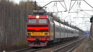ЧС4Т-303 со скорым поездом Санкт-Петербург — Киров следует через о.п. Васёвка