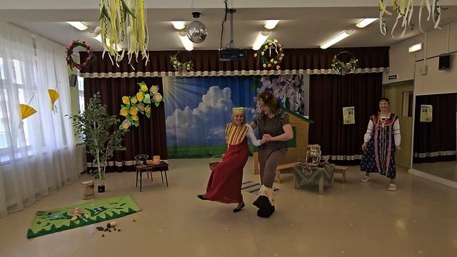 Бабушка и медведь. Башкирская сказка. Мамы группы "Почемучки" смотреть онлайн