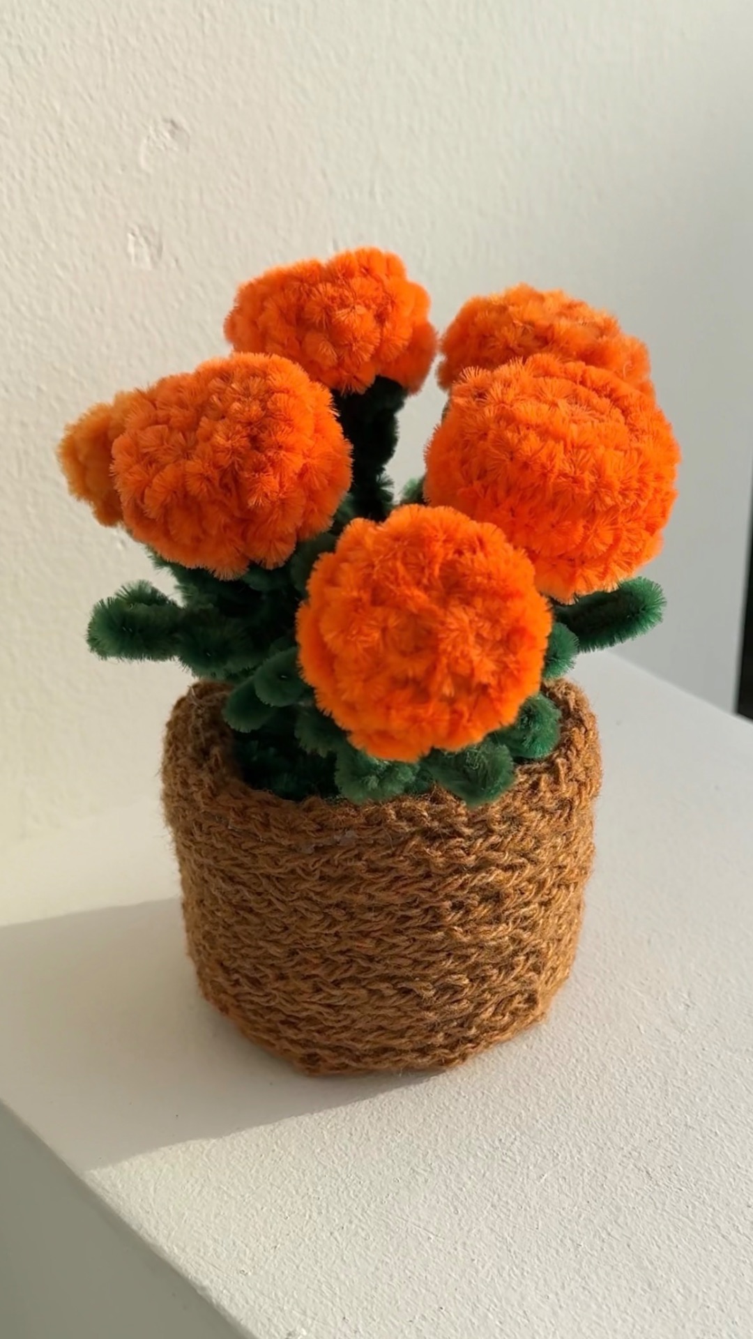 Милые бархатцы 🧡💚 из пушистой проволоки 🧡