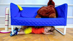 Влад и Никита играют в прятки с Крисом