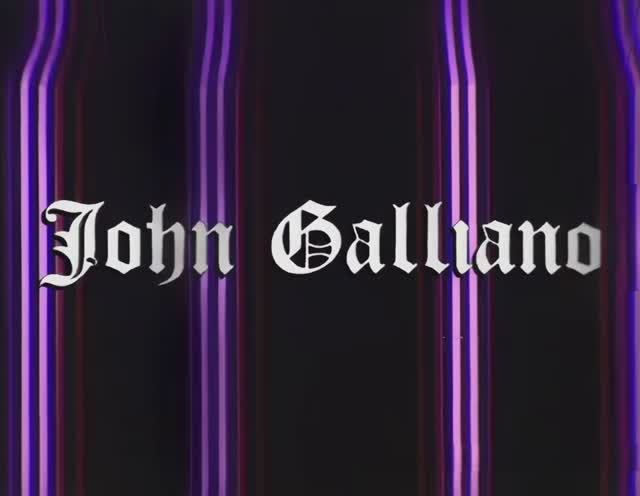 Показ женской коллекции John Galliano весна-лето 2002- 4K