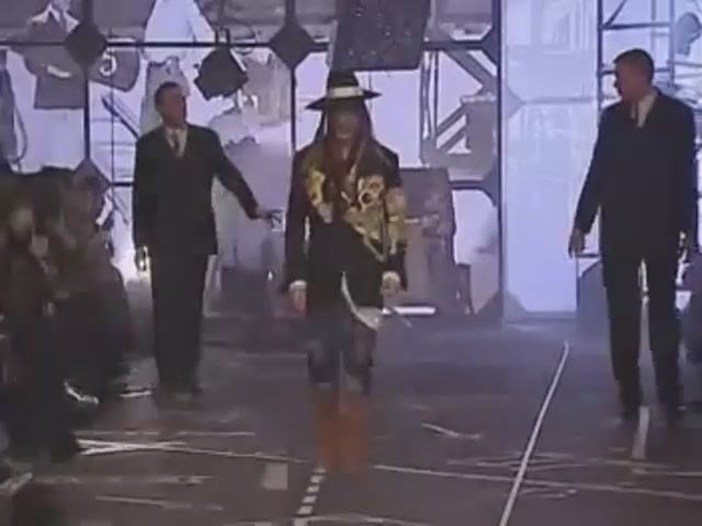 Показ женской коллекции John Galliano осень-зима 2005-2006