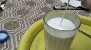 Мукбанг ем кефир Сафийка