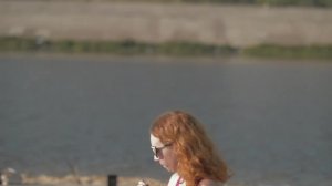 Девушка на солнце