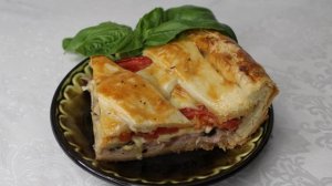 Оригинальный пирог с беконом и помидорами