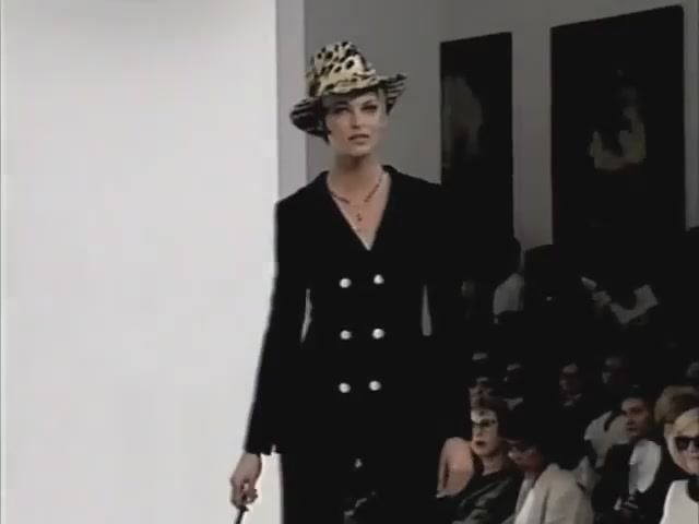 Показ коллекции Dolce & Gabbana весна-лето 1996. Часть 3.