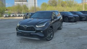 Toyota Highlander черный