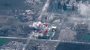 Российская армия минувшей ночью нанесла массированный удар по военным тылам Украины.