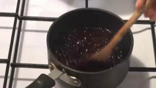 Пирог со сметанным кремом и ягодами