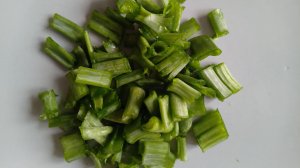 Закрытый пирог с зеленым луком