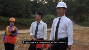 13ч.Мать-одиночка запаниковала, увидев, как бездомная пожилая женщина попала в аварию на улице.