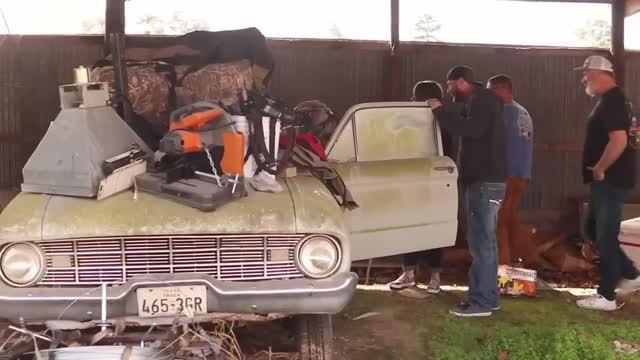 Классический Сарай Форда Флакона Нашел заброшенный Ranchero 1960 года выпуска, будет ли он работать? смотреть онлайн