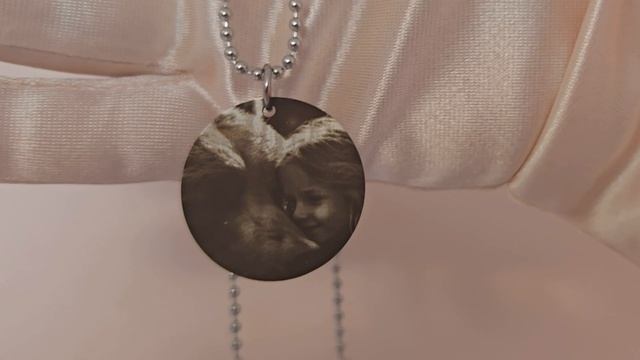 Круглый брелок с гравировкой фотографии