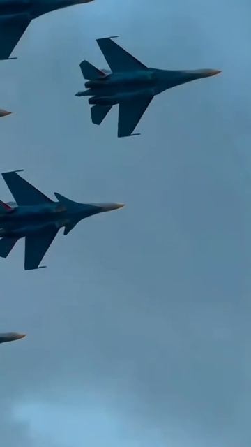 Облака белогривые лошадки