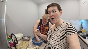 РАБОТА у каждого своя! ПСИХАНУЛА, делаем ЗАГОТОВКИ для мукбангов на НЕДЕЛЮ) Замариновали ОВОЩИ! Влог