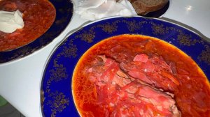 Борщ на говяжьих хвостиках.
