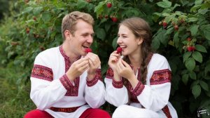 Шепчет алая малина 🎵 Песня
