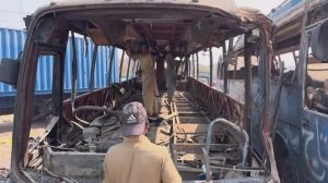 Пакистанские инженеры превратили старый автобус в грузовик