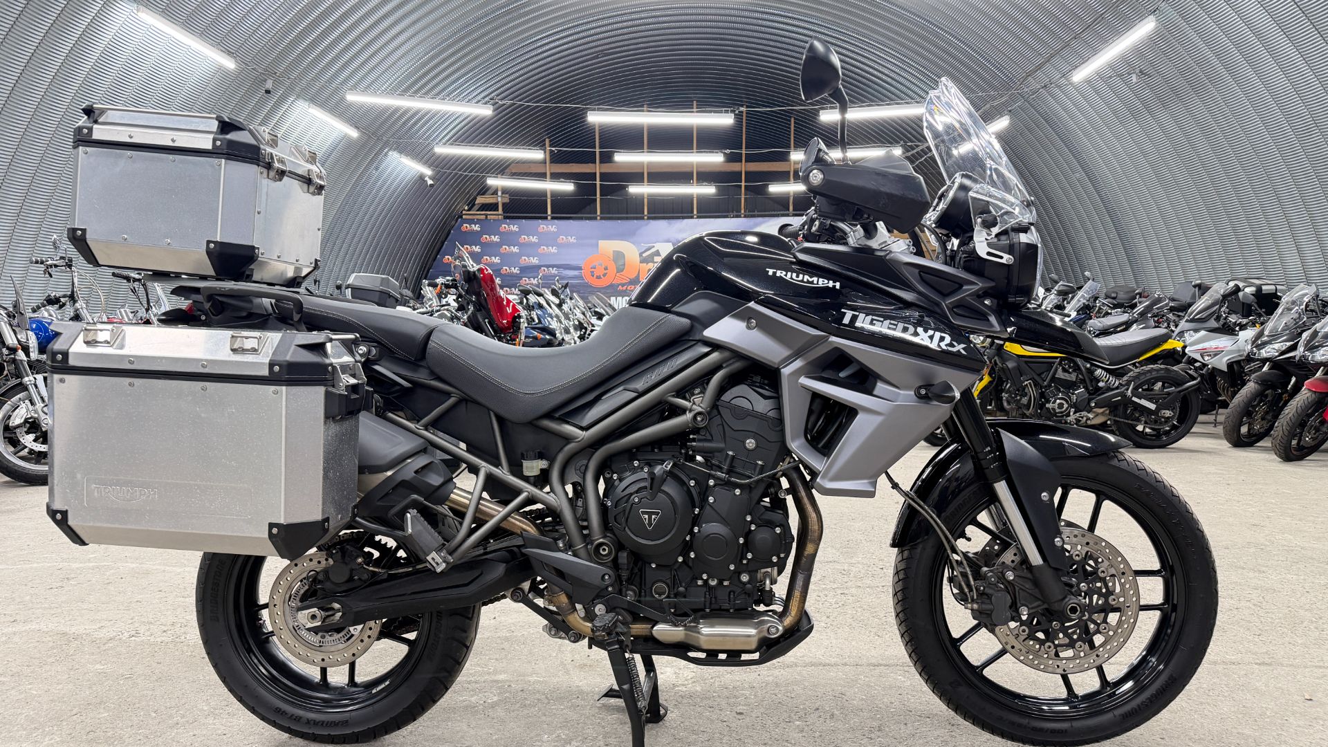 Обзор Triumph Tiger 800XRX |В НАЛИЧИИ| смотреть онлайн