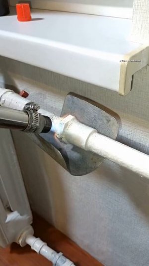 💡 Как открутить гайку на старой батарее отопления

Руки Мастера | Советы