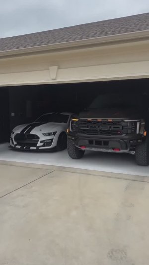 Распаковка Ford Raptor R